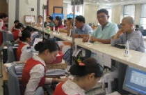 Các ngân hàng ‘dè dặt’ hạ lãi suất 