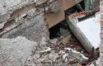 Ngôi nhà 5 tầng đổ ập ngay giữa khu phố cổ