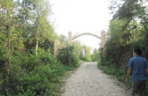 "Biệt phủ" bỏ hoang