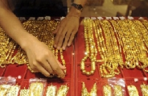 Phiên cuối tuần, giá vàng "phi nước đại"