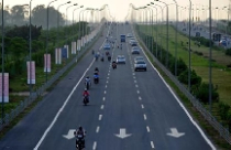 "Vỡ mộng" bất động sản trên đại lộ Thăng Long