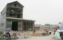 Bắc Giang: Đổ xô xây nhà trên đất ruộng 