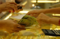 Giá vàng vọt lên đỉnh 3,535 triệu đồng/chỉ 