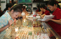 Giá vàng giảm nhanh xuống còn 36,70 triệu đồng/lượng 