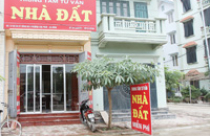 Nóng “chợ đất” Hà Đông 