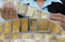 Vàng áp sát ngưỡng 36 triệu đồng/lượng, USD chạm mốc 21.600 đồng/USD 