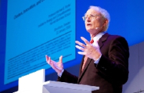 2 hướng dòng tiền đáng lo ngại 