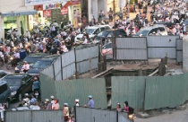 Hà Nội: Không cấp phép đào hè, đường tràn lan 