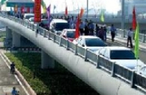 Cửa ngõ phía đông TP.HCM: cầu mới phải chờ đường!