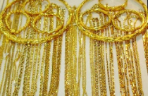 Vàng lên trên 35,7 triệu, USD tự do ở mức 21.110 đồng