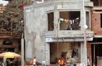 Hà Nội nhà siêu mỏng siêu méo vẫn mọc như nấm sau mưa