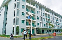 Người thu nhập thấp xoay trở ra sao? 