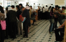 Cấp giấy chứng nhận nhà, đất: Mất chục triệu đồng chỉ để đo vẽ 