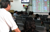 Vn-Index 'ngã ngựa' sau 8 phiên tăng 