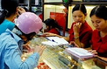 Giá vàng vượt 36 triệu đồng/lượng, đôla Mỹ lên 21.700 đồng Việt Nam