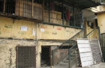 TPHCM: Tháo dỡ khẩn cấp chung cư 213 Đồng Khởi