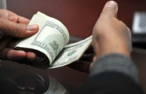 Tỷ giá ‘ngược dòng’