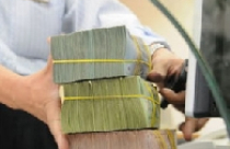 Siết tín dụng cho vay Chứng khoán và Bất động sản 