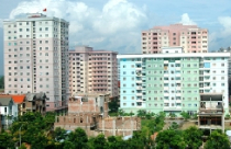 Sóng ngầm bất động sản 'tháng ăn chơi'