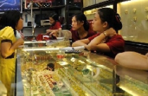 Tâm lý bất an, “trú ẩn” vào vàng