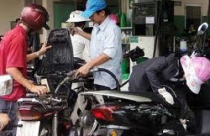 Từ 10h sáng nay, giá xăng lên 19.300 đồng/lít 