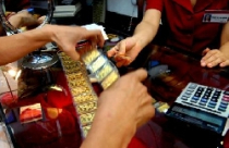 'Lệnh cấm buôn vàng tự do khó khả thi' 