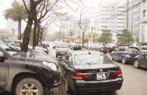 Nhiều khu đô thị mới tại Hà Nội: Ách tắc vì thiếu bãi đỗ xe 