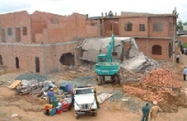 Thế chấp tài sản hình thành trong tương lai: Nhiều băn khoăn 