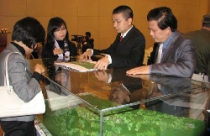 Địa ốc Hà Nội rậm rịch chào hàng 