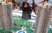 "Thắt" vàng, đô, dân sẽ đổ tiền vào mua đất