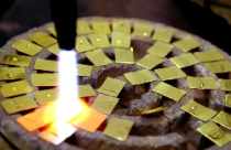 Thủ tướng: 'Dứt khoát xóa bỏ kinh doanh vàng miếng tự do' 