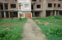 Mua căn hộ cao cấp, không dám về ở 