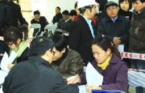 Thấp thỏm chờ giá 