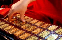 Nối tiếp chuỗi ngày ảm đạm, vàng 'bốc hơi' hơn 100 nghìn 