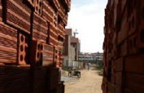 Giá vật liệu tăng, công trình đình trệ 