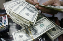 Kéo thẳng lãi suất huy động USD 