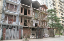 Biệt thự bỏ hoang vẫn án binh bất động 