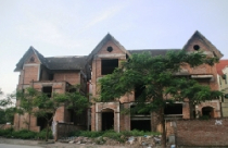 Hà Nội: Phát hiện hàng trăm biệt thự bỏ hoang 