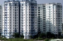 Thị trường bất động sản phản ứng trước sức ép