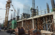 Bất động sản: Khó người bán, dễ người mua?