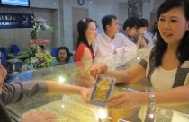 Giá vàng thế giới lập kỷ lục mới: 1.532 USD/ounce