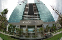 Phát triển các Trung tâm thương mại : Cuộc đua tam mã 