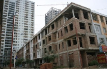 Siết chặt nguồn vốn cho vay bất động sản: Doanh nghiệp tìm cách lách luật? 