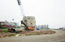 Khổ vì nhà đầu tư 'lướt sóng' 