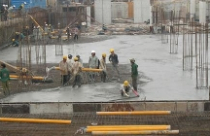 Thị trường căn hộ TP.HCM: “Ôm” hàng chờ lãi suất giảm 