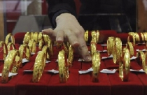 Vàng giảm sâu khi nhà đầu cơ số 1 bán tháo 