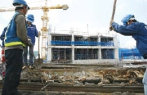 Khó khăn trên mọi phân khúc