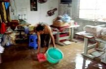 TP Hạ Long: Mưa là nước tràn vào nhà