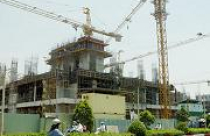 Đề xuất cấm cần trục tháp có tay cần nằm ngang 