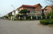 Bùng nổ tranh chấp trong mua bán nhà đất 